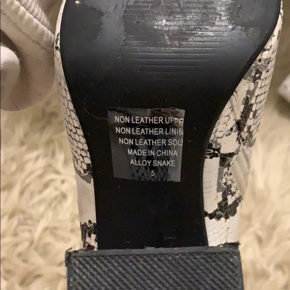 Snakeskin booties - Picture 3 of 4